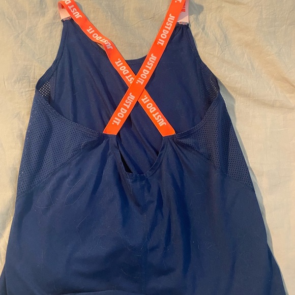 Nike exercise top in navy - Picture 2 of 3